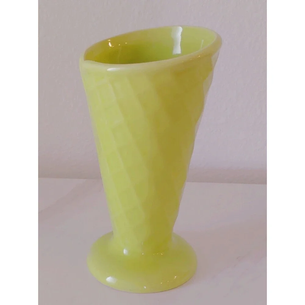 TRISA Ice Cream Waffle Cone Ice Cream Dish Green